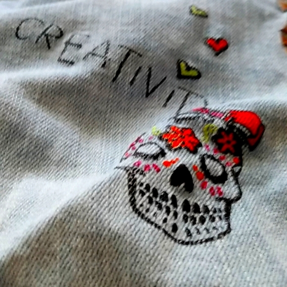 Jeans with cute designs and positive quotes - Picture 4 of 4